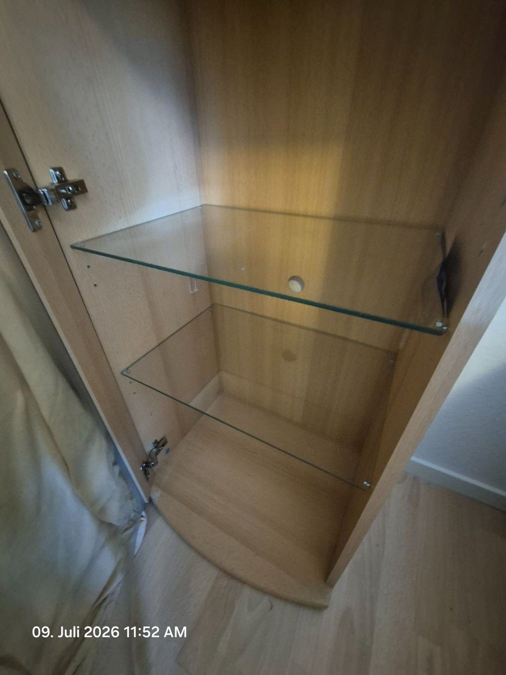 Vetrine: Vitrinenschrank Buche hell mit gebogener Glastüre – Usato da Oetwil a.d. Limmat venduto da pau_v2hb 1
