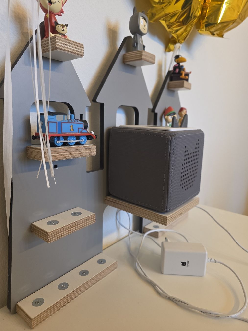Audiolibri: Toniebox mit Figuren und Wandregal – Usato da Richterswil venduto da Tatjanalisha 1