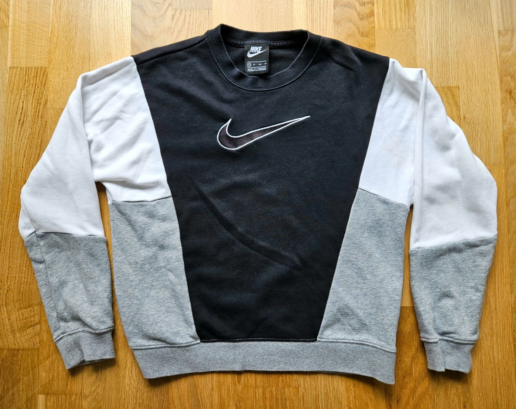 Adidas Lotti di vestiti: Kleiderpaket 7 Pullover adidas Nike Ellesse Grösse S lot – Usato da Hägglingen venduto da United-Village-Trade 9