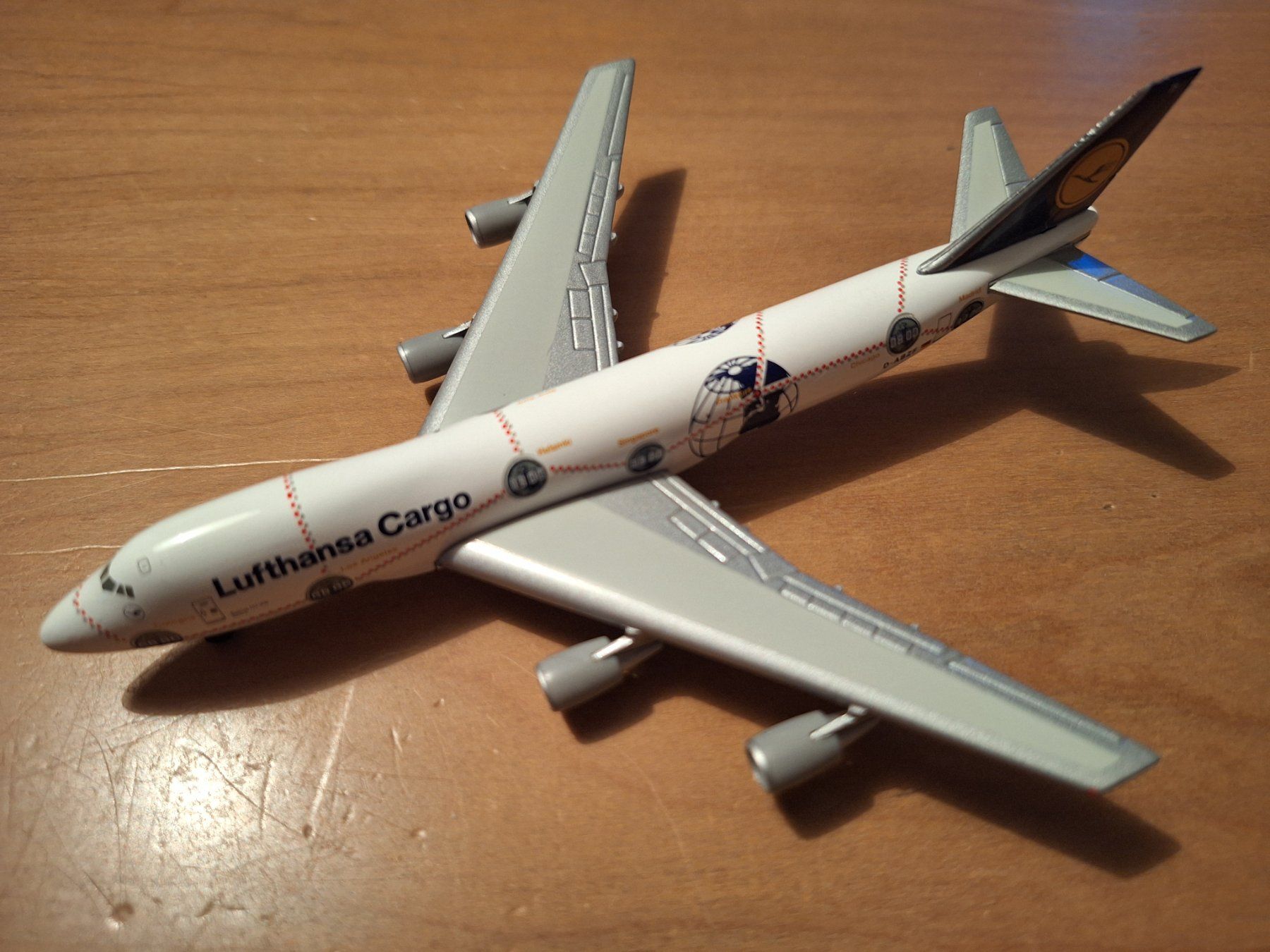 Boeing Kit di modellismo & Modellini statici: Lufthansa Cargo Boeing 747-200F 1:500 – Usato da Sargans venduto da nicsam1815 1