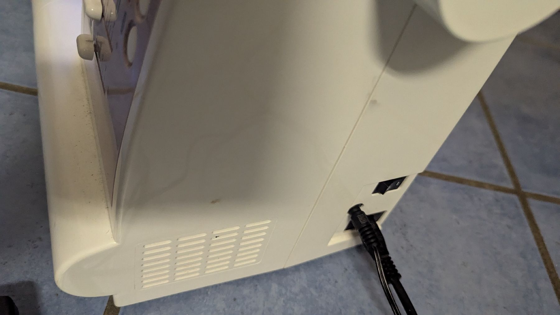 Singer Macchine da cucire: Machine a coudre Singer  – Usato da Ecublens FR venduto da tea_7ljx 1