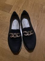 Rieker Slipper schwarz mit Kettendetail guter Zustand