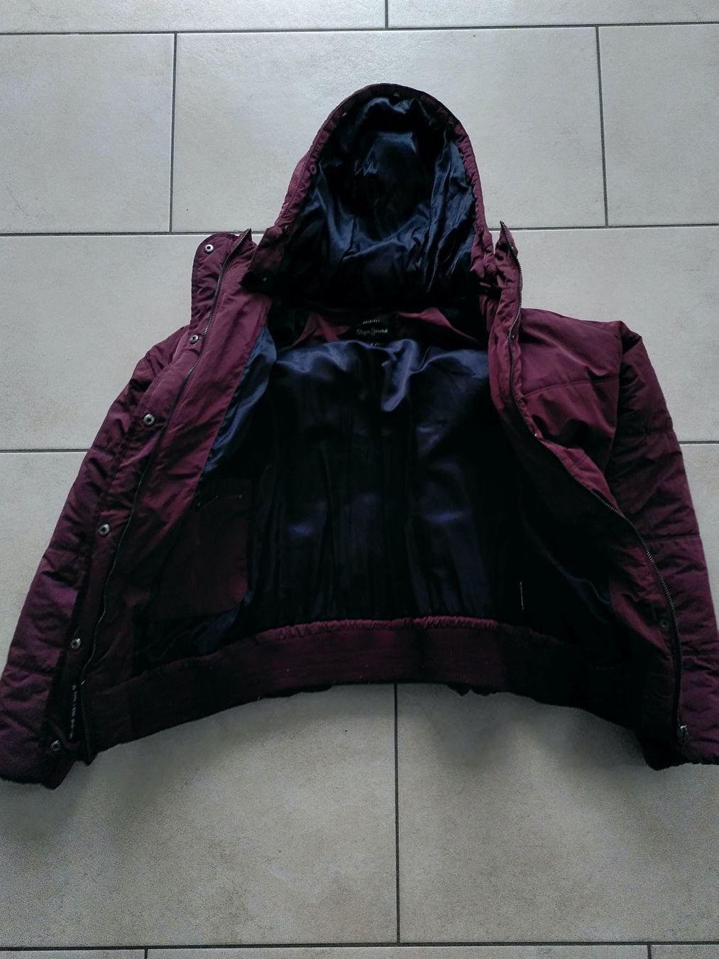 Pepe Jeans Giacche: Pepe Jeans Winterjacke, bordeauxrot, Gr. M – Usato da Brugg AG venduto da olamim 4