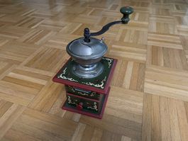 Alte Kaffeemühle, Schmuckstück !!!! mit Bauernmalerei