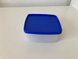 Boîte Tupperware bleue et blanche, parfaite pour l'été ☀️