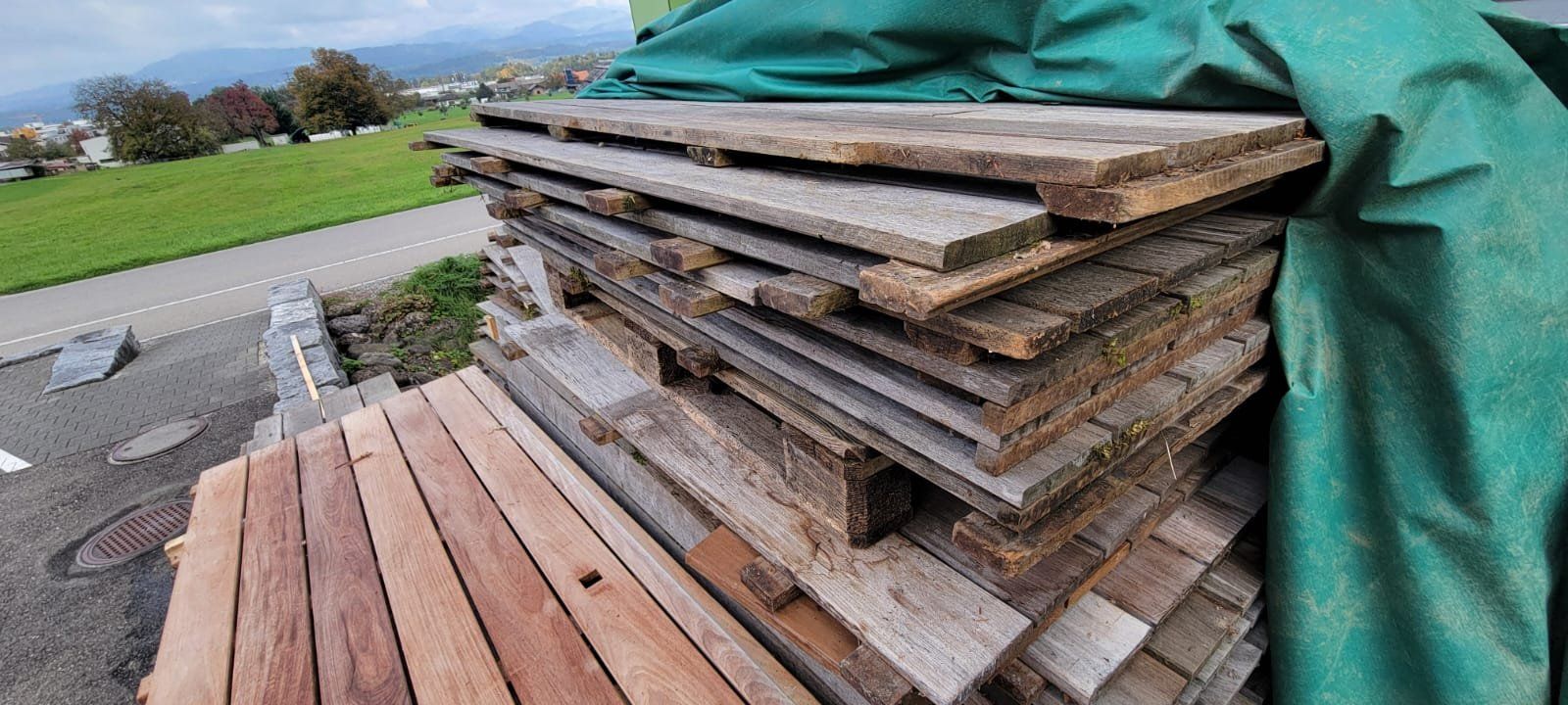 Gebrauchte IPE Holz Terrassendielen, ca. 60m² in Elementen (Gebraucht) in Wohlenschwil für CHF 1003 – nur Abholung auf Ricardo kaufen