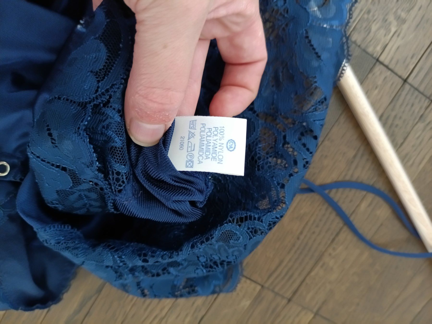 Altra biancheria intima: Dunkelblauer, sexy Body, mit Spitze, in M. – Usato da Schwyz venduto da s.verkauf 5