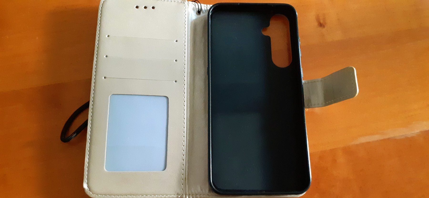 Samsung Cover & Protezioni schermo: Hülle Samsung Galaxy A35 gold-beige – Nuovo (secondo la descrizione) da Winterthur venduto da fabelwin 1