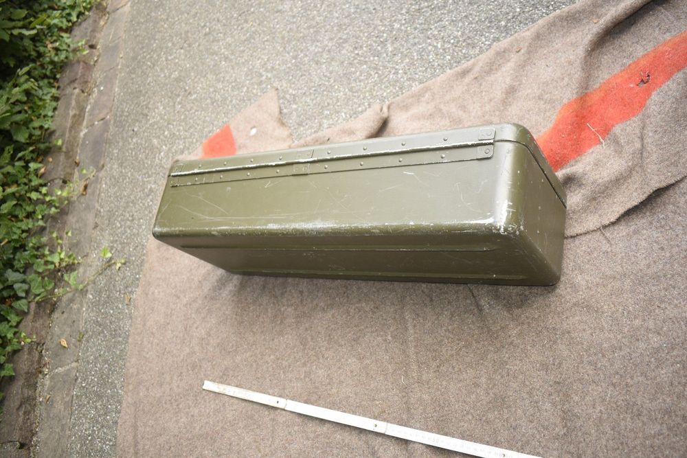 schweizer-erste-hilfe-milit-r-box-premier-soins-gebraucht-in