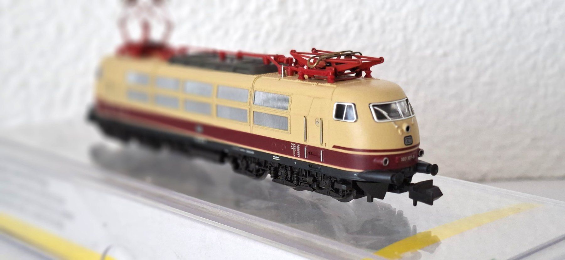 Trix Modellini di ferrovie: Minitrix DB E Lok  BR 103 – Usato da Biberist venduto da Ntrains 2