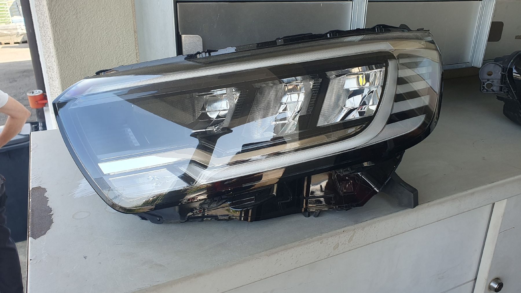 Fari: Scheinwerfer Renault Kangoo III, links – Usato da Kerzers venduto da Hemingway_Motors