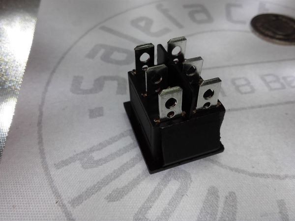 Interruttori: Moment-Wipptaster , schwarz, 250V 16A – Nuovo (secondo la descrizione) da Luzern venduto da Salefactory 2