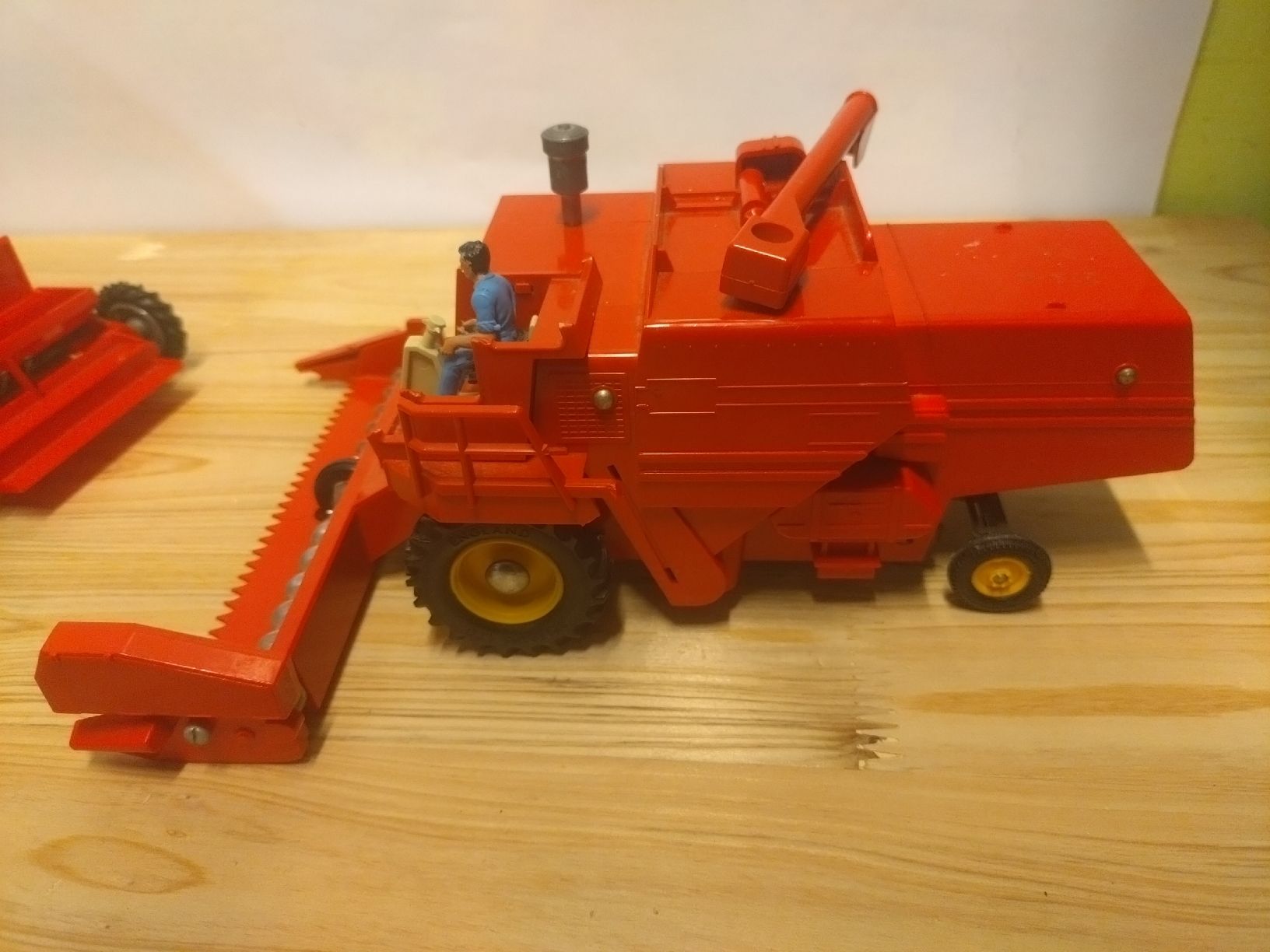 Britains Kit di modellismo & Modellini statici: Moissonneuse-batteuse Massey Ferguson Britains LTD 1970's – Usato da Farvagny-le-Grand venduto da LaCaverne 3