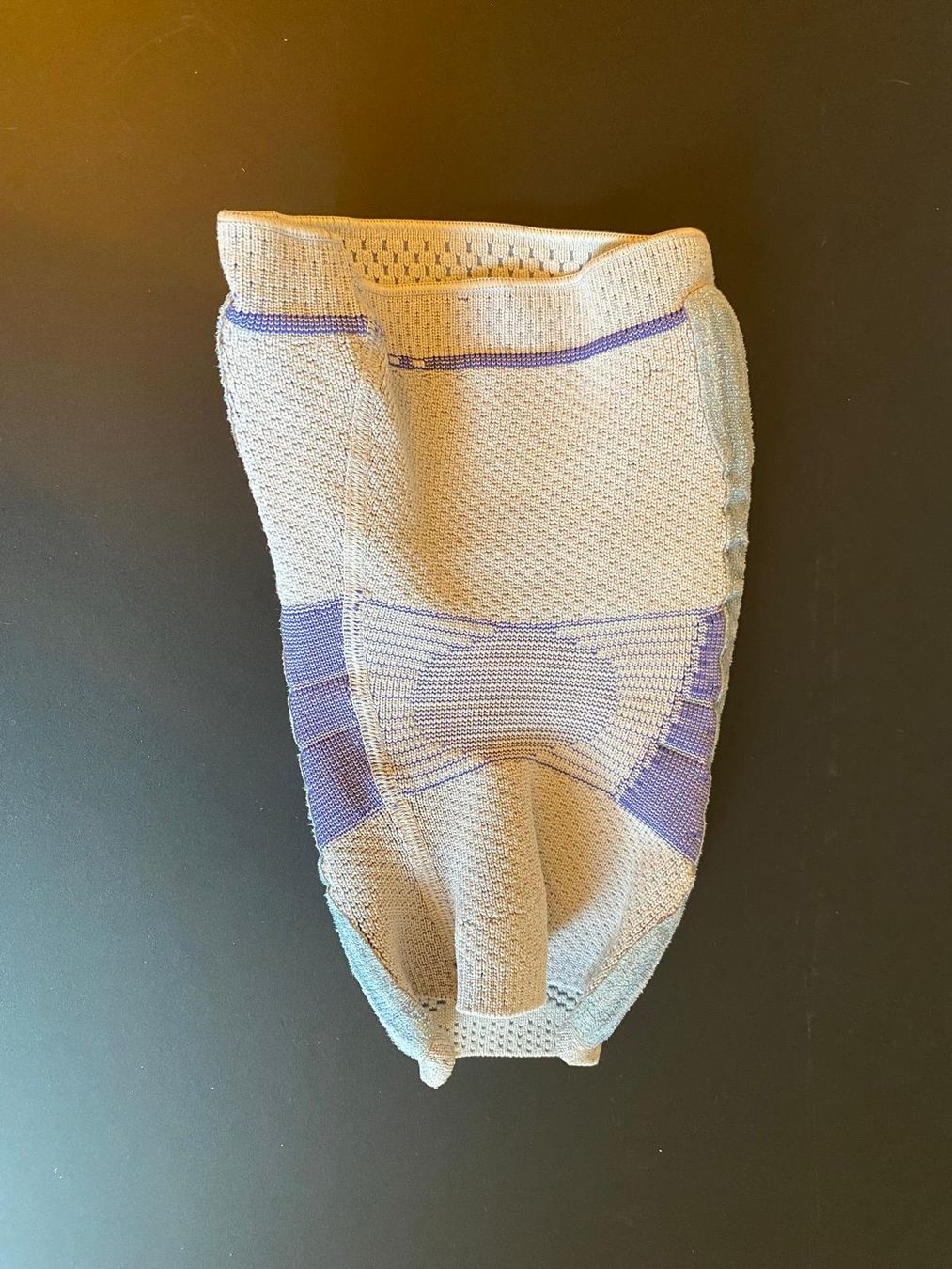 Appareils médicaux: Elastische Kniebandage / Kniestütze gebraucht – D'occasion à Schaanwald par sch_8wqv