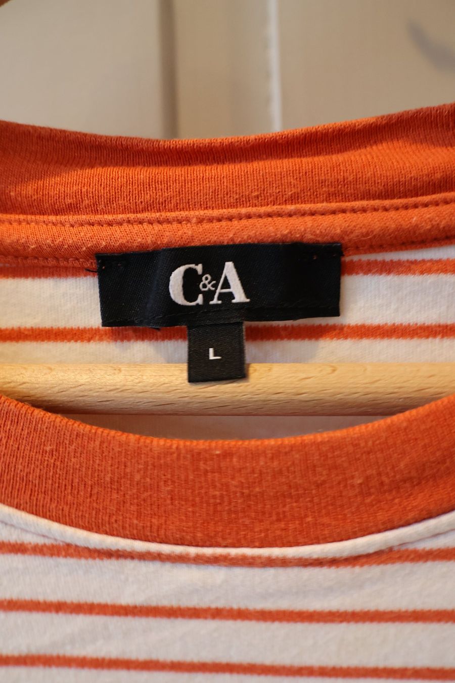 C&A T-shirt: Gestreiftes T-Shirt von C&A – Usato da Winterthur venduto da jul_v9wx 1