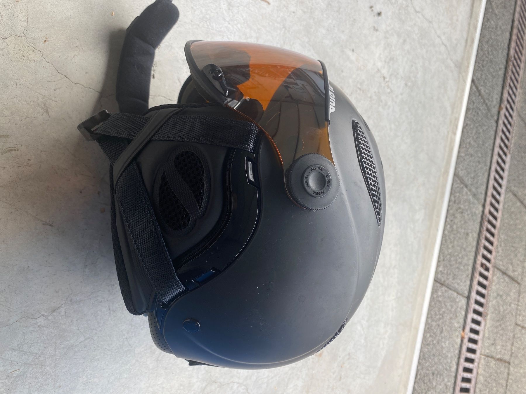 Alpina Caschi: Skihelm Alpina Gr. 55/57 – Usato da Herisau venduto da crisim 2