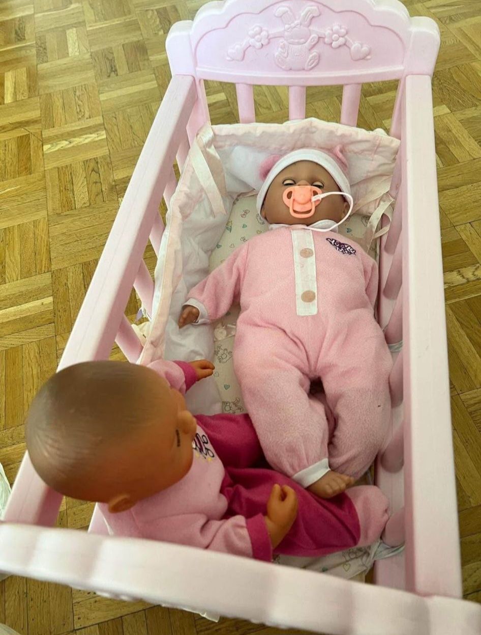 Bambole: Puppenbett mit Puppen – Usato da Zürich venduto da Abrar123 2