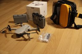 DJI Mini 2 SE mit Akkus und Tragetasche