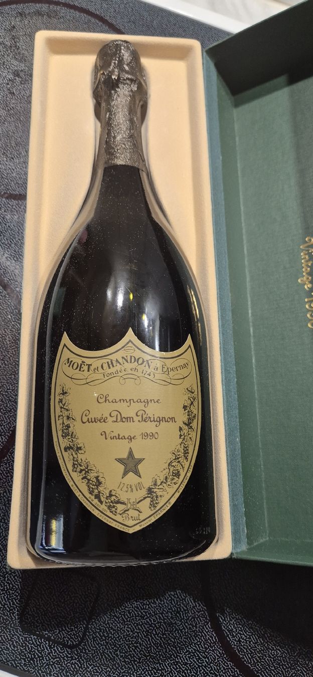 Vino: Dom Pérignon Vintage 1990 Brut – Nuovo e nell'imballaggio originale da Corminboeuf venduto da Swiss_Vendre 2