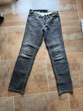 Jeans Damen schwarz Grösse 30/L34 guter Zustand