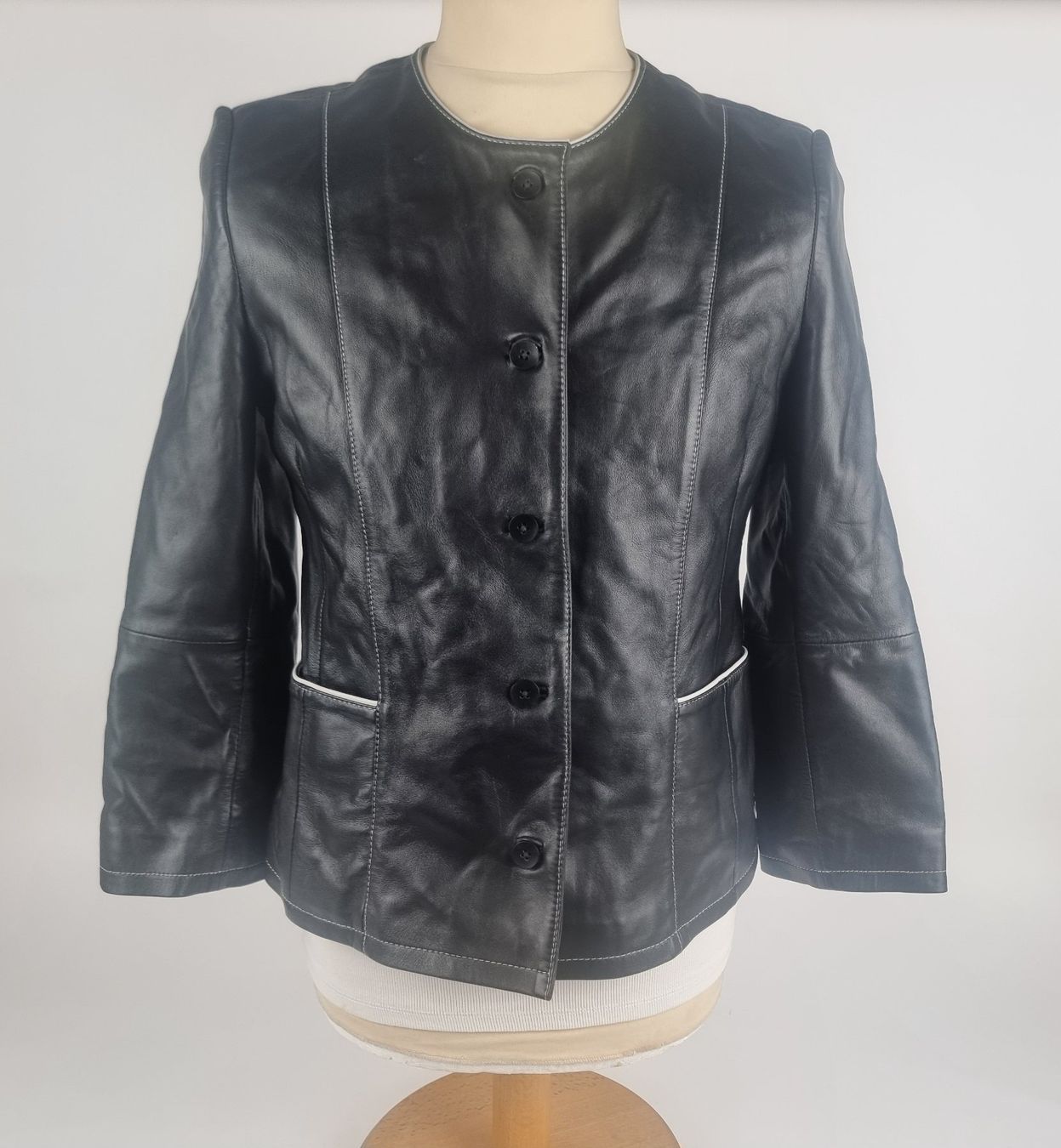 Giacche: Lederjacke echt Unisex – Usato da Urtenen-Schönbühl venduto da Restwert_Schoenbuehl 4
