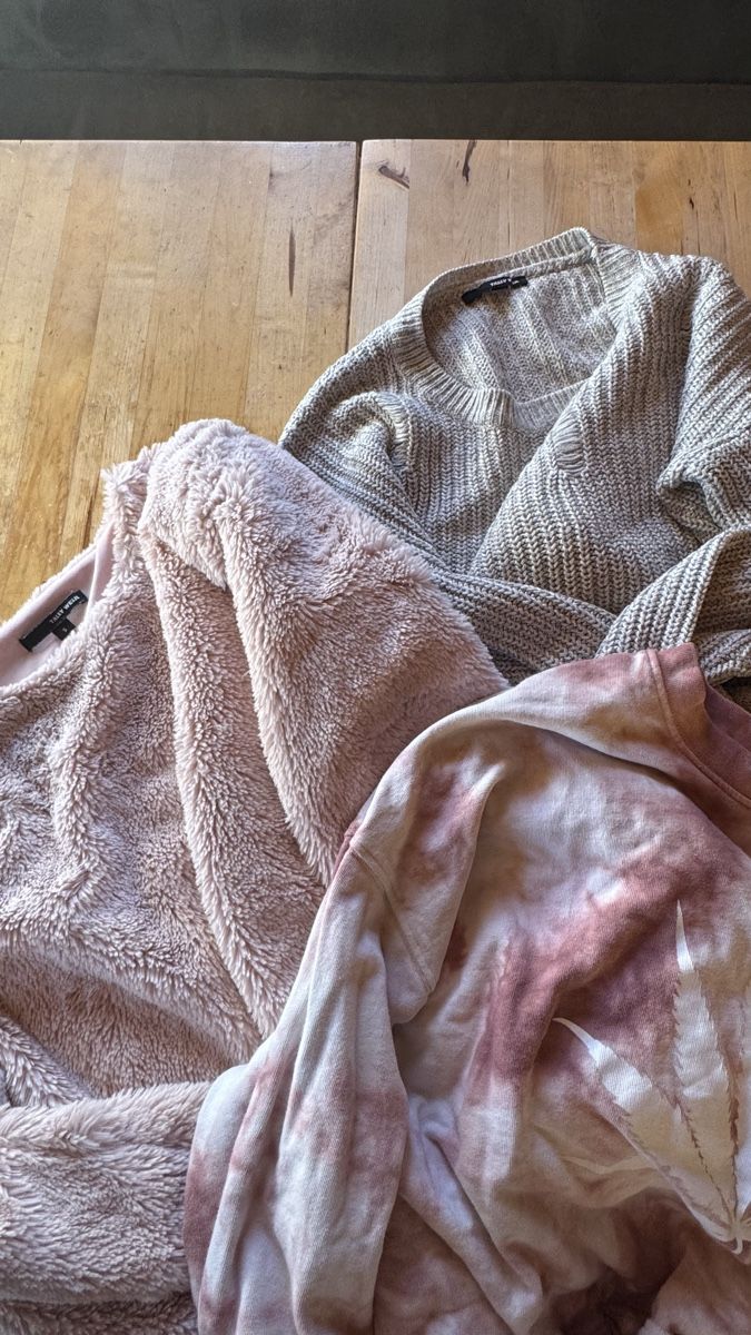 Lotti di vestiti: Kleiderpaket Pullover Grösse Xs-S – Usato da Dardin venduto da l.a.d.i.n.a 2
