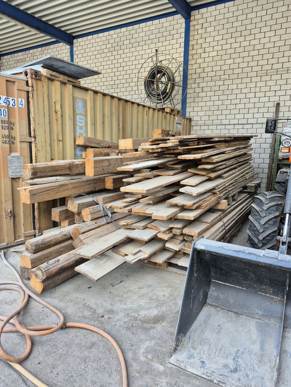Holzartikel: Altholz Balken oder Bretter in diversen längen und breiten. – Gebraucht aus Gibswil von Xp90 2