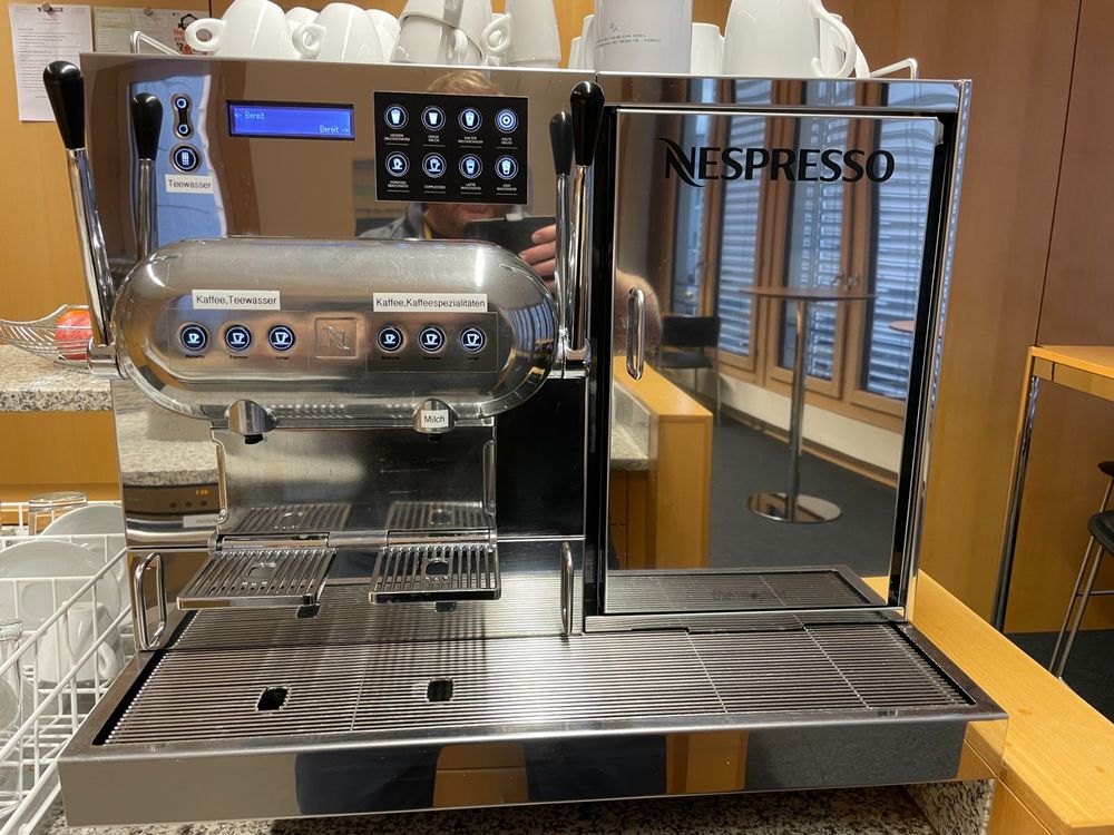 Nespresso Kaffeemaschine AGUILA 220 Kaufen auf Ricardo