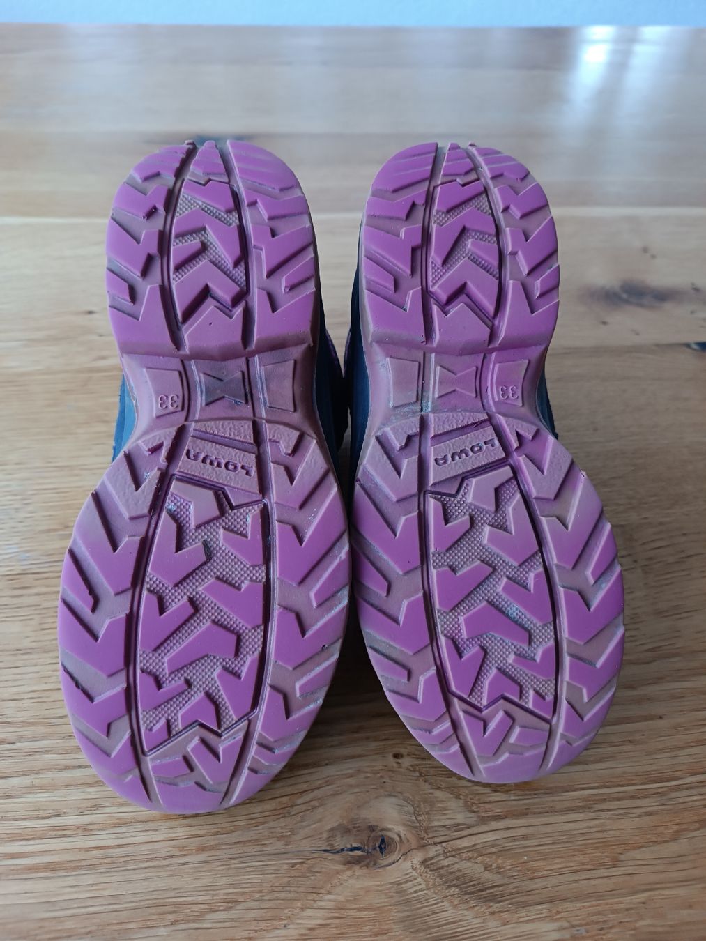 Lowa Scarpe per ragazze: Lowa Wanderschuhe / Trekkingschuhe in Grösse 33  – Usato da Heiden venduto da Sotema 1