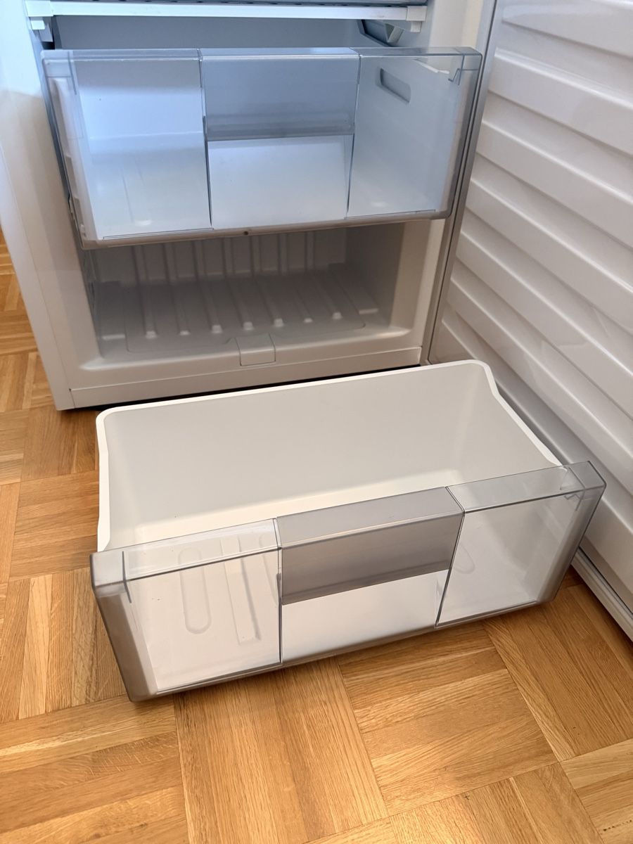 Congelatori: Bauknecht Gefrierschrank weiss – Usato da Oberrieden venduto da Morchelsuppe12 4