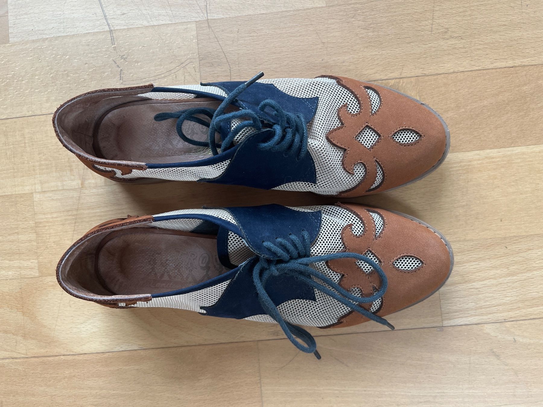 Scarpe da donna: Modische Schnürschuhe Gr. 37 – Usato da Zürich venduto da laudomai