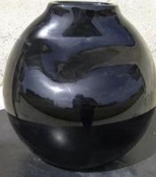 Vase en verre noir signé Christian Tortu hauteur 16 cm