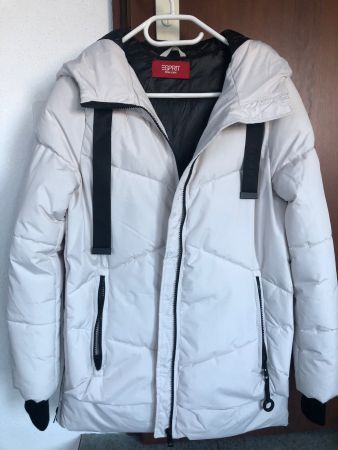 Neue Jacke gesteppt mit Reissverschlusstaschen