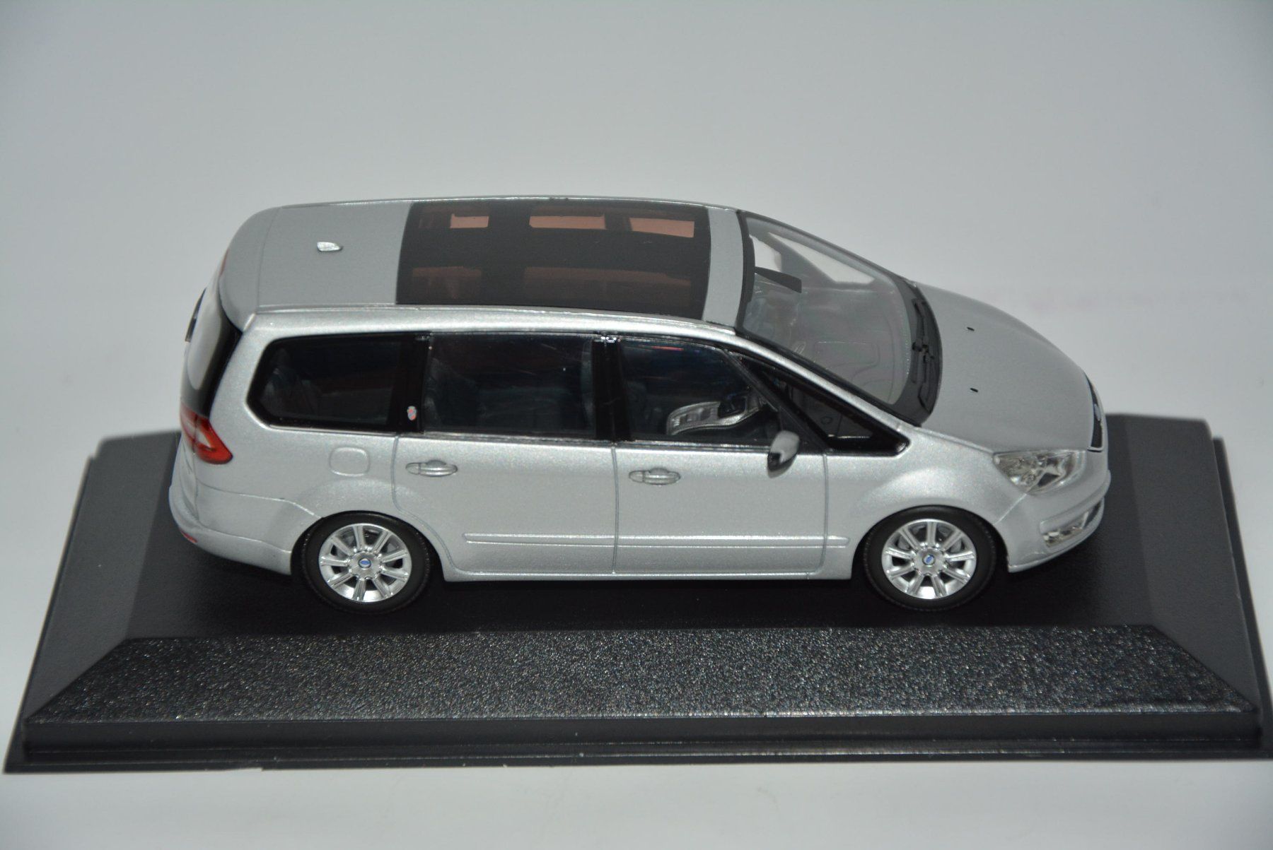 Ford Voitures modèles: Ford Galaxy 2006 , Minichamps , 1:43 – Neuf (Voir description) à Goldach par Feivel9 5