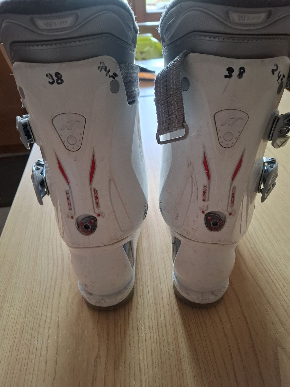 Nordica Scarpe da donna: Skischuhe  – Usato da Langnau i.E venduto da Timber82 2
