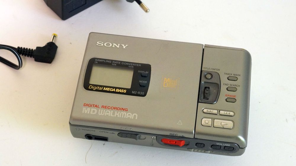 Sony MD Walkman Modell MZ-R30 (Mini Disc) mitLade/Netzgerät | Kaufen ...