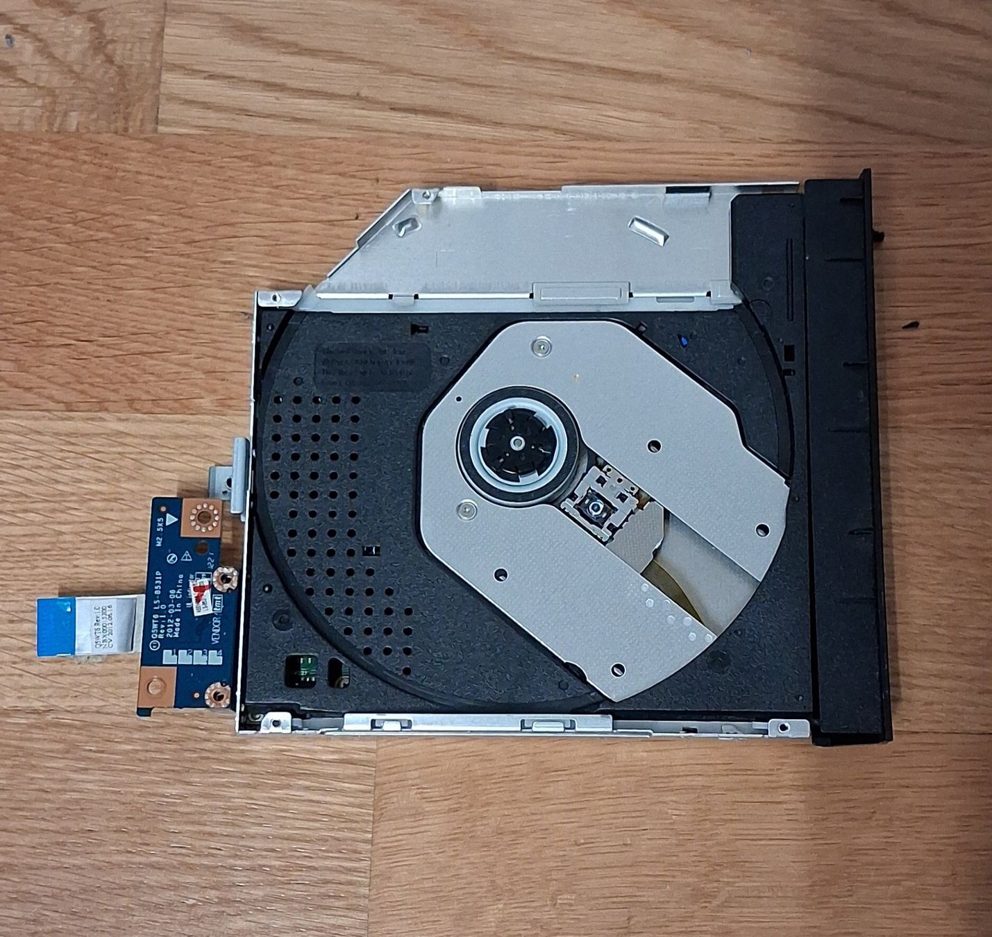 Hewlett Packard Sistemi audio & multimediali: DVD Brenner HL Data Storage GT70N – Difettoso da Bern venduto da KavIndustries