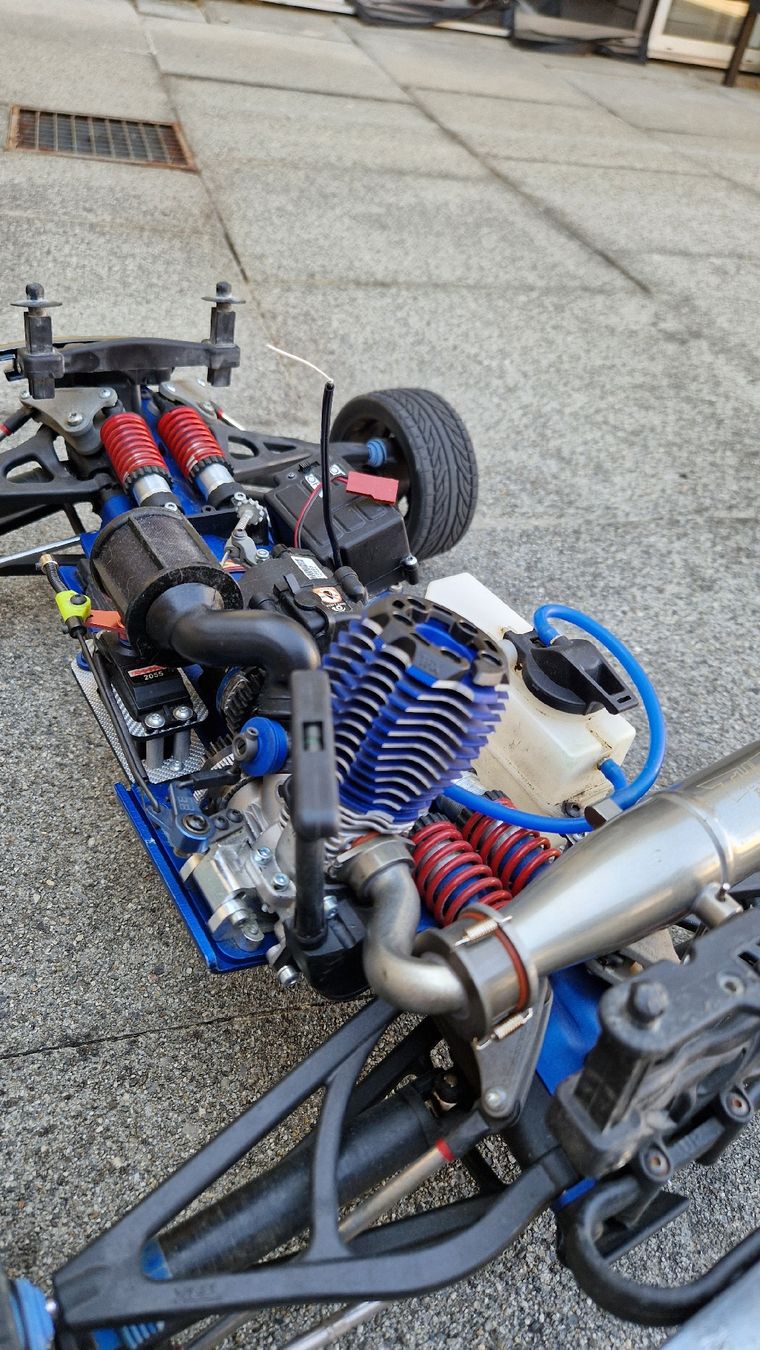 Traxxas Modellismo RC: Traxxas Revo 3.3  – Usato da Strengelbach venduto da 90Andi 4