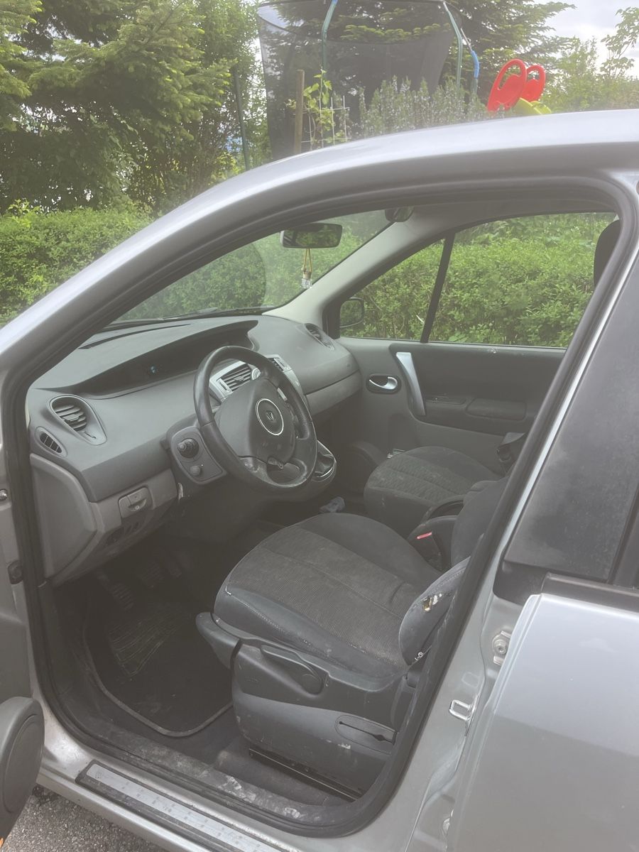 Renault Automobili: Renault Mégane Scénic II  Grau Met. – Usato da Eichberg venduto da silvan02 2