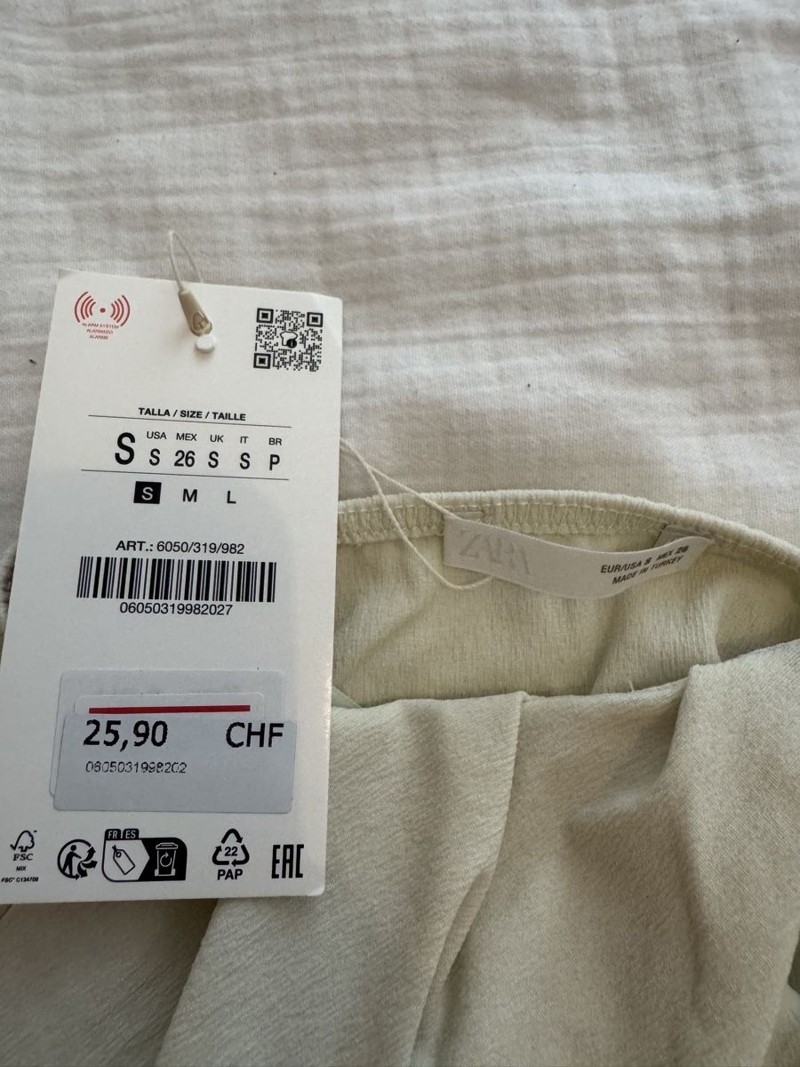 Zara Tops:  Oberteil Zara hellgrün Gr. S – Neu und originalverpackt aus Aarau von beckywhite 1