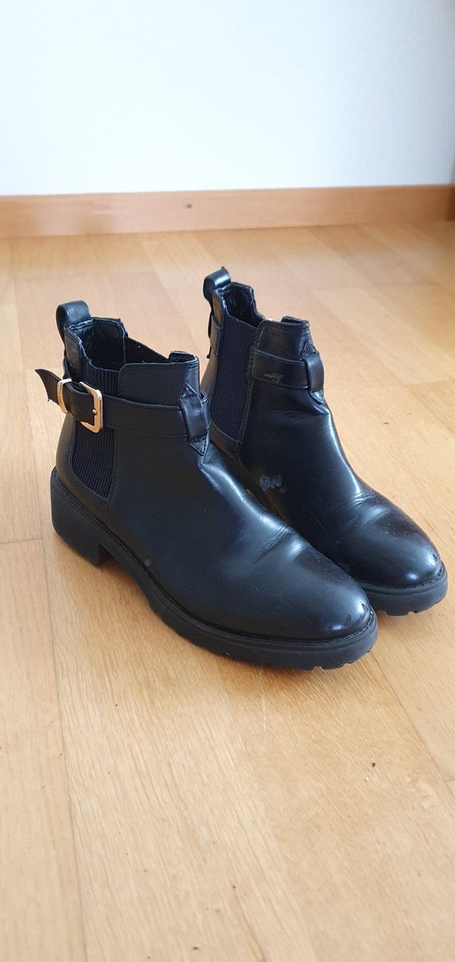 H&M Scarpe da donna: Damen Chelsea Boots Gr. 37 – Usato da Bern venduto da fede736 1