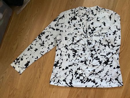 Stylische Calvin Klein Bluse schwarz weiss