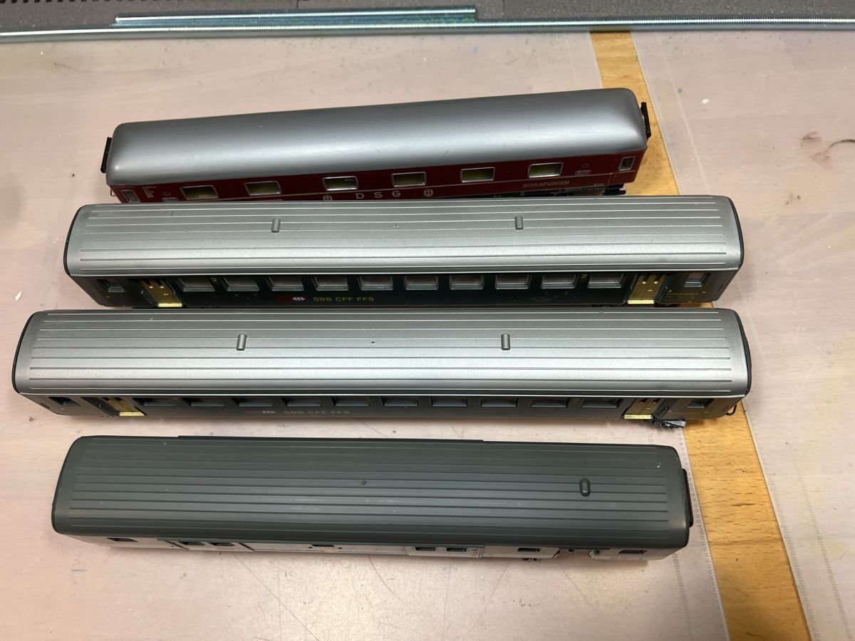 Lima Modellini di ferrovie: Div Lima Personenwagen – Usato da Dübendorf venduto da Troggy 2