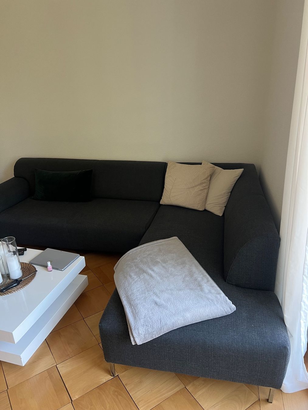 Pfister Sofas: Ecksofa dunkelgrau von Möbel Pfister – D'occasion à Luzern par SandraKueh 1