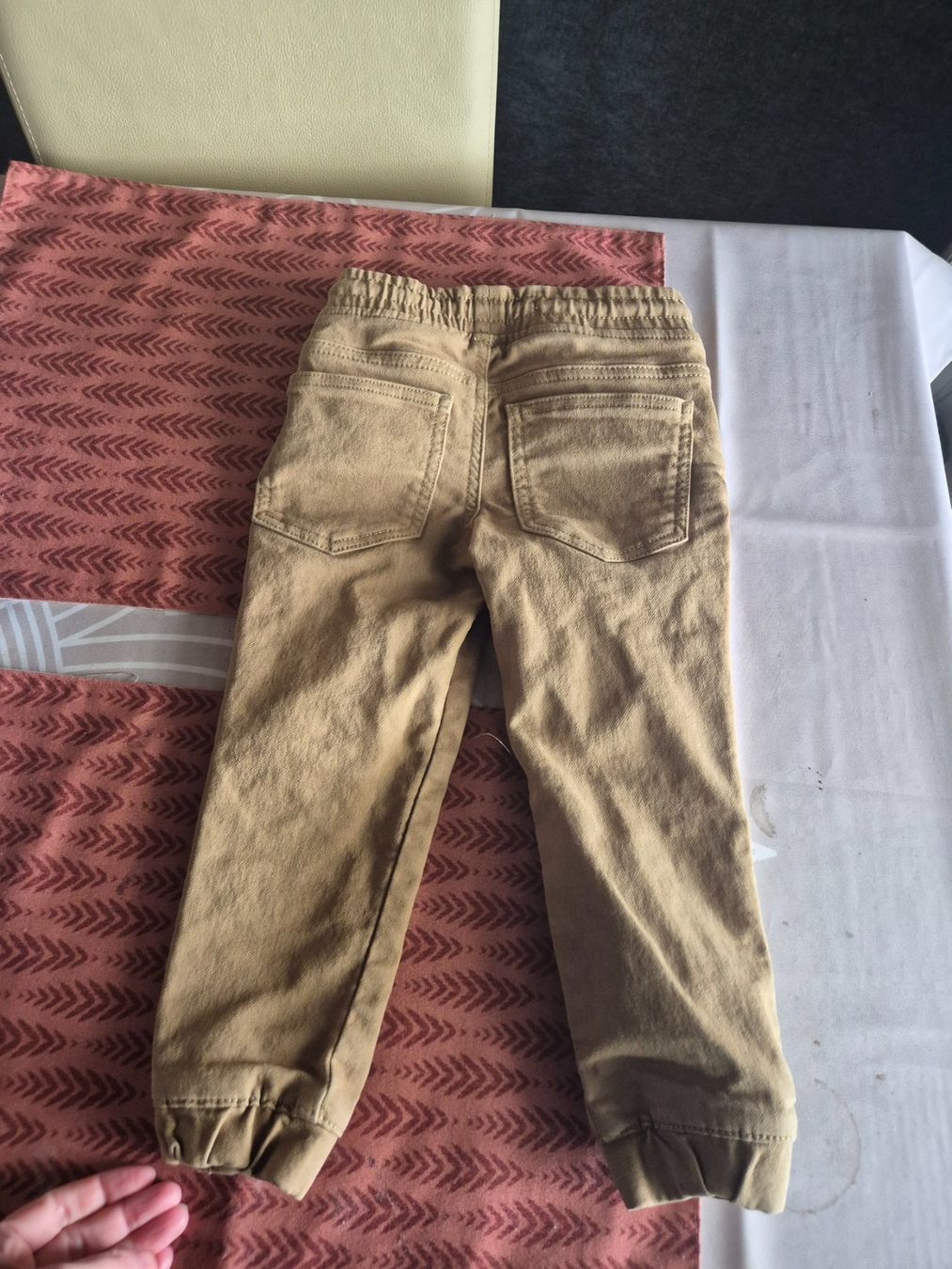 Hosen: Lässige Kinder Jogger Hose, Grösse 98. – Gebraucht aus Urdorf von Nataschli 2