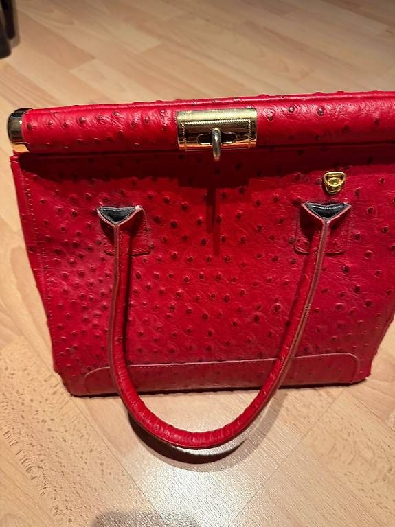 Taschen für Damen: Taschen  – Gebraucht aus Benken ZH von mar_5d2w