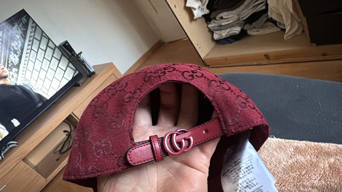 Altro in  Abbigliamento & Accessori: Gucci Cap Red 2025/26 Edition – Nuovo e nell'imballaggio originale da Aarau venduto da da_jov 1