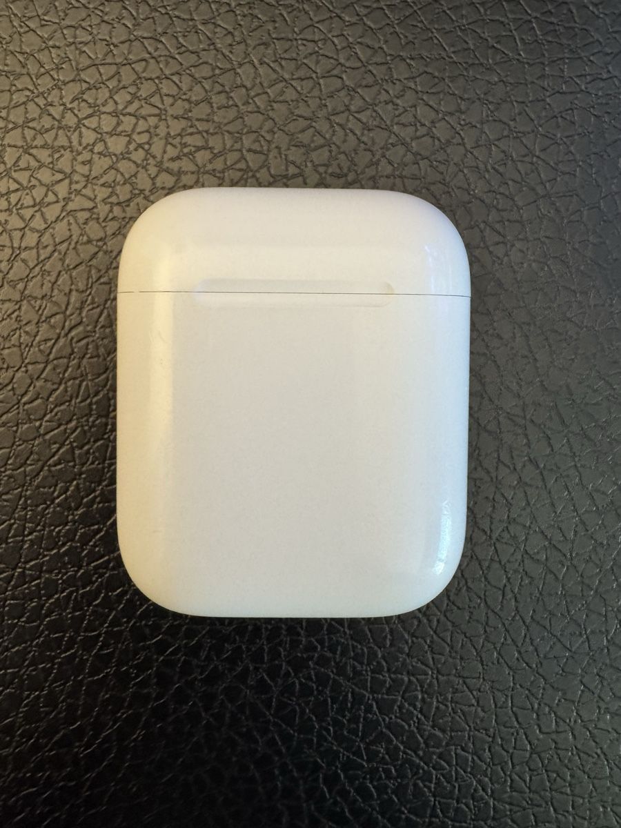 Apple Casques audio: AirPods 2ème gén. – D'occasion à Sugiez par Azeros