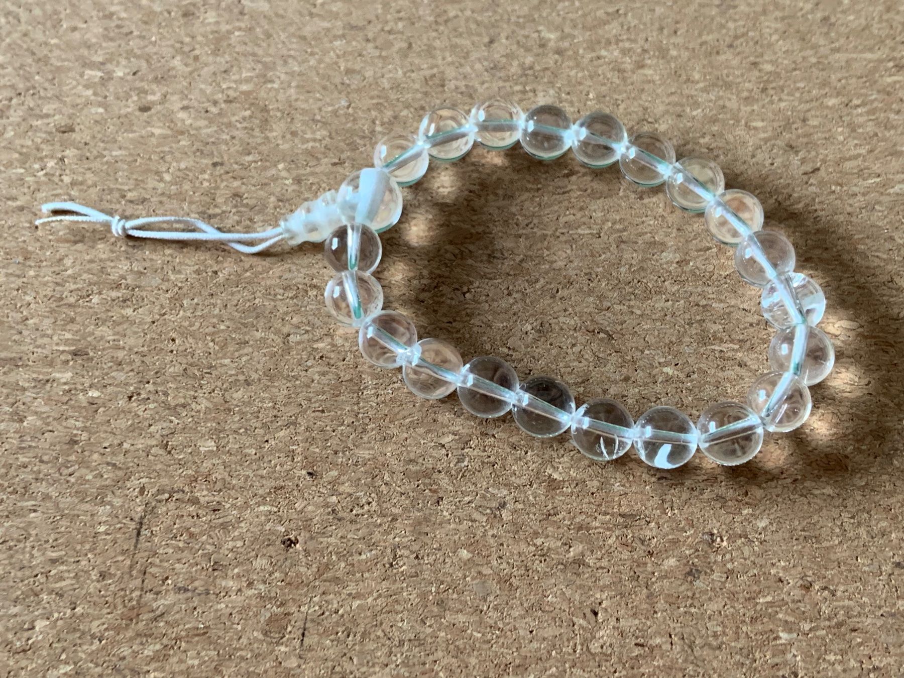 Bracciali & Braccialetti: 2weisse Armbänder / gummizug Transparent – Usato da Dittingen venduto da Bijoubelle