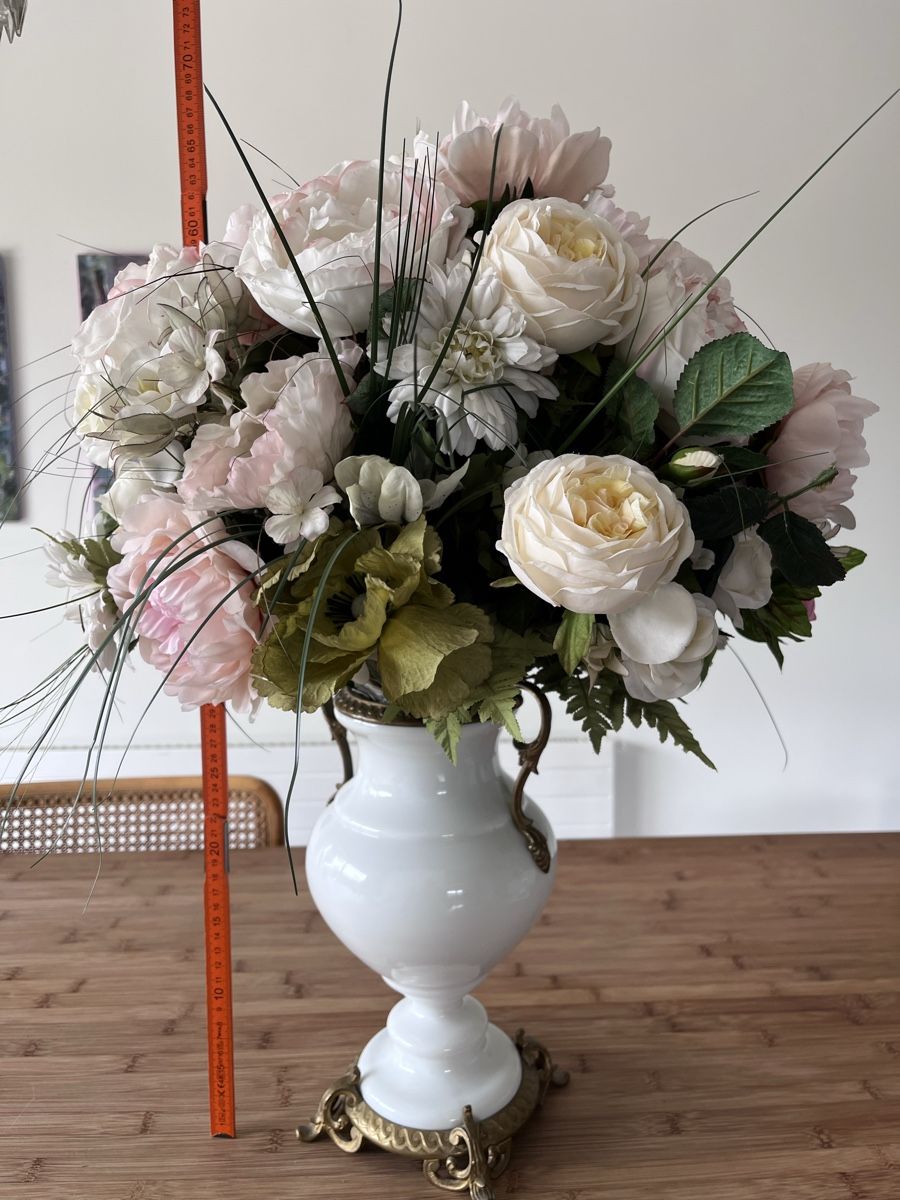 Tutte le decorazioni: Wunderschöne antike Vase mit edlem Seidenblumenstrauss – Usato da Kriens venduto da Bangkapi